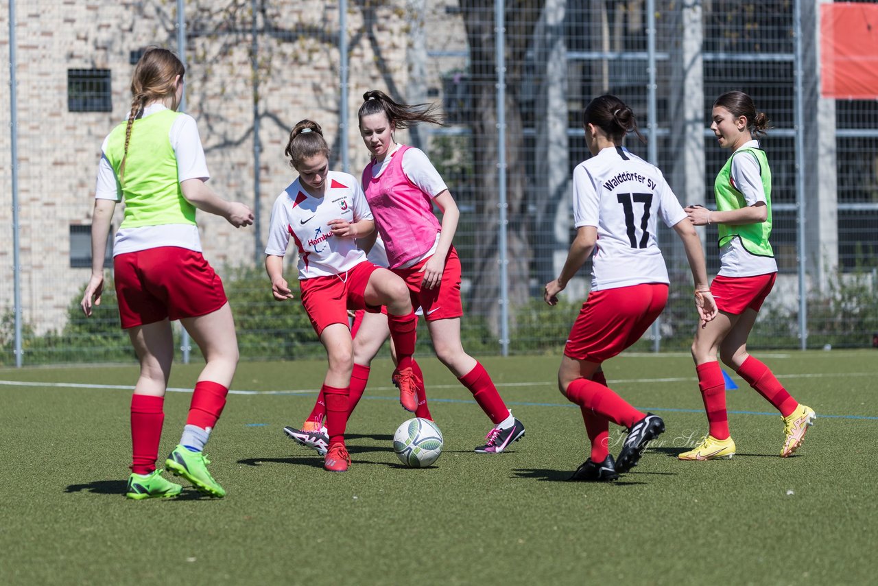 Bild 170 - wCJ Germania Schnelsen - Walddoerfer SV : Ergebnis: 0:6